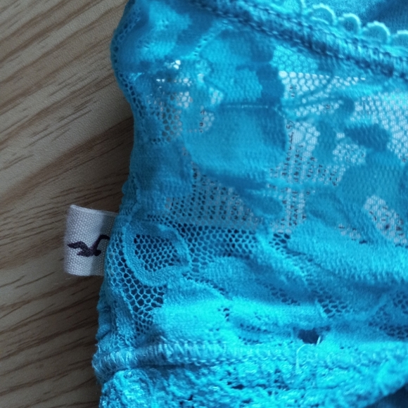 Hollister Bandeaus - Picture 3 of 7